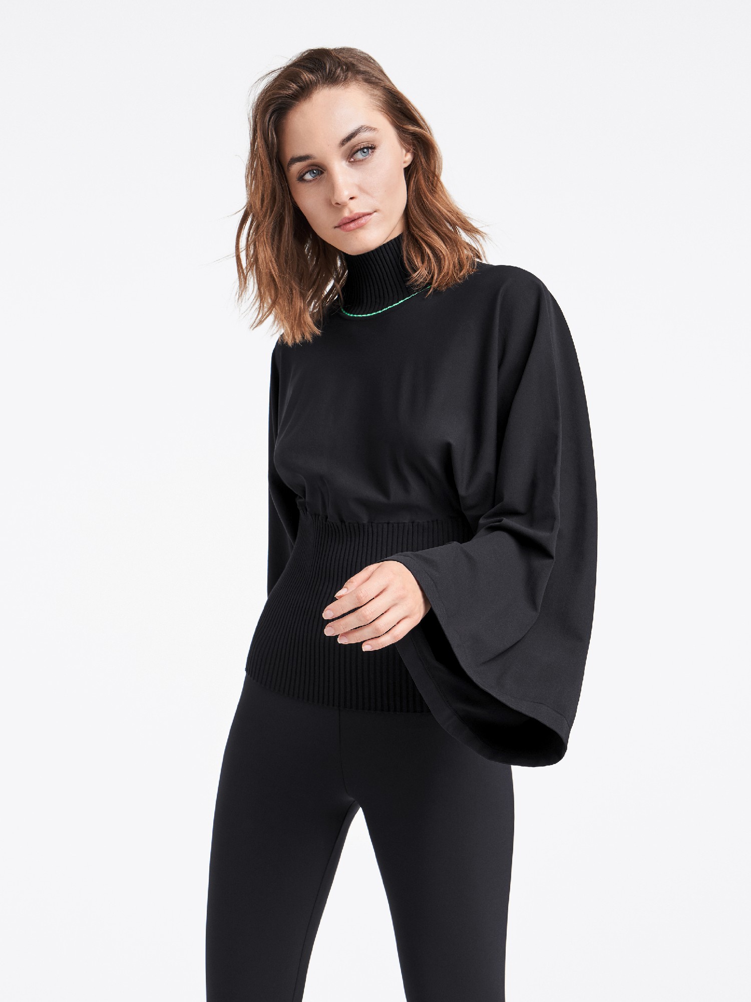 

night wing pullover