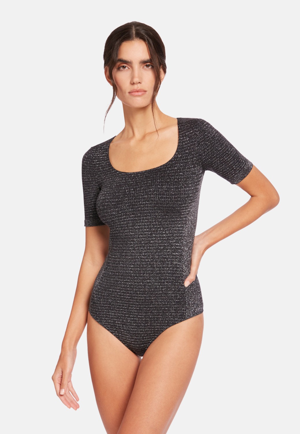 

luna string body